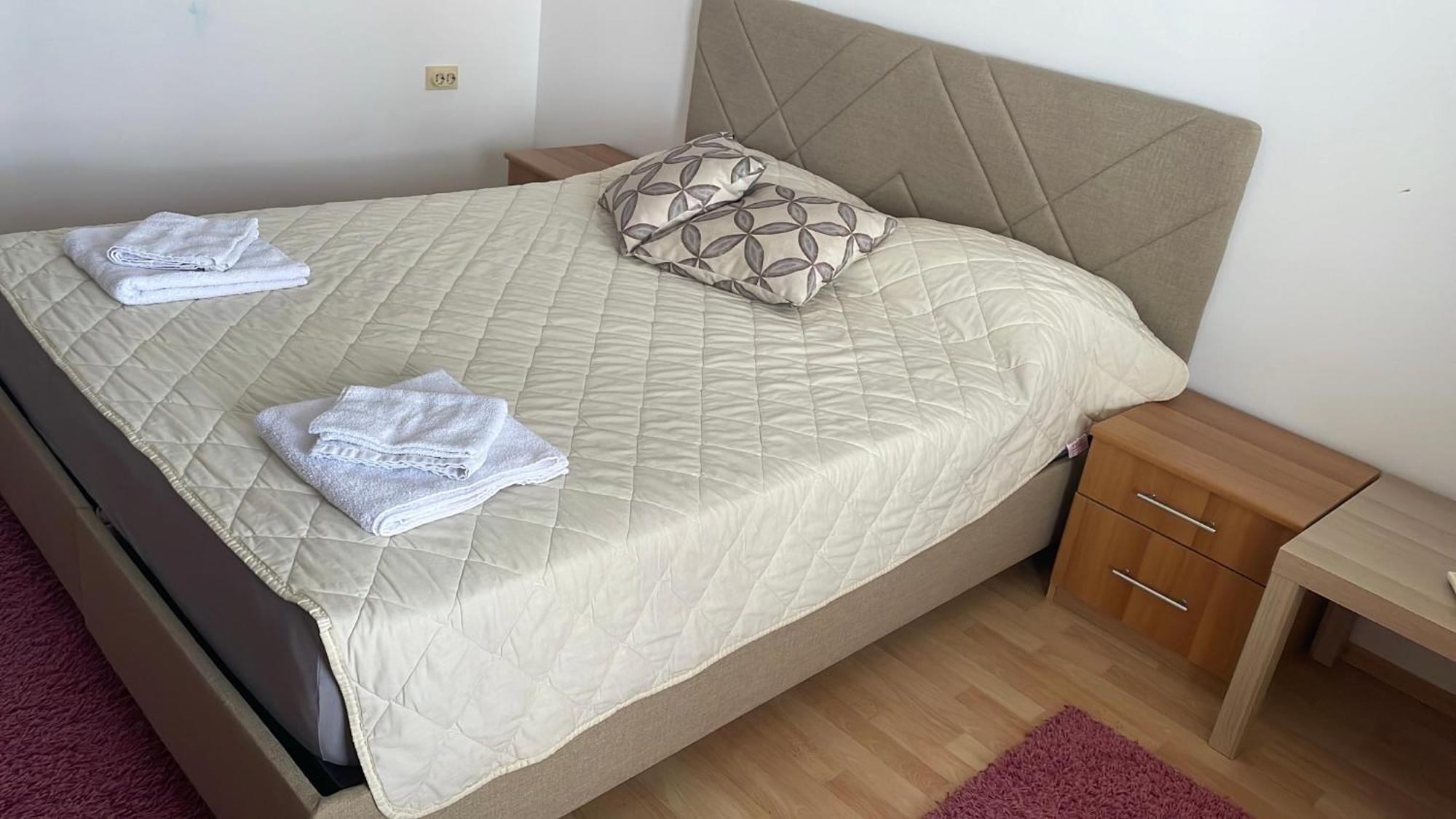 Bt Lux Apartment 2 Skopje Esterno foto
